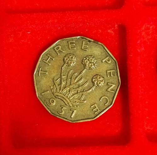 Großbritannien three pence